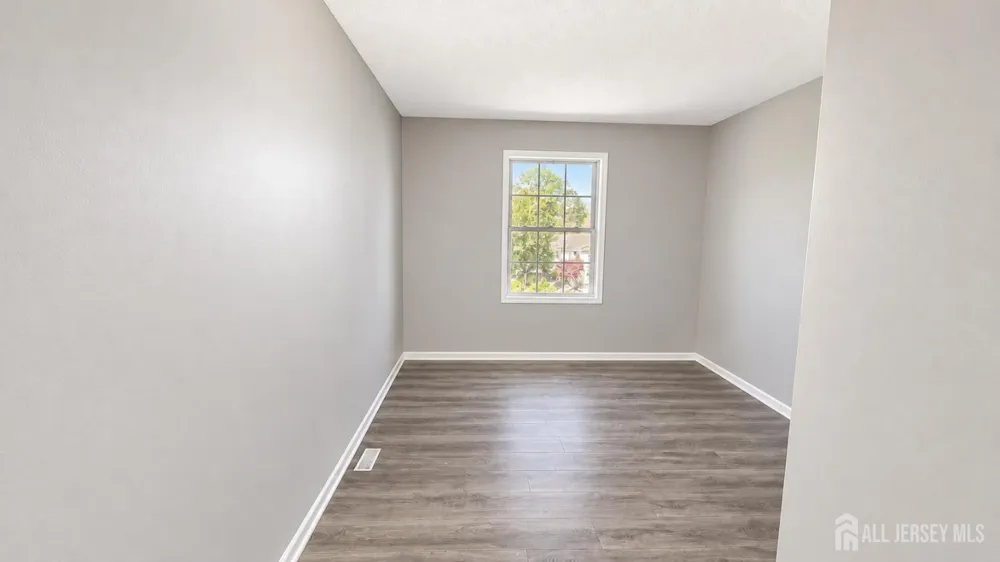 29 pembrook Avenue North Brunswick, NJ 08902