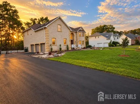 10 Yellowstone Drive
