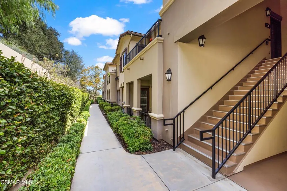 493 Country Club Drive #228 Simi Valley, CA 93065