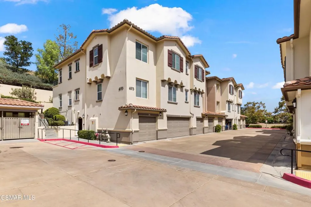 493 Country Club Drive #228 Simi Valley, CA 93065