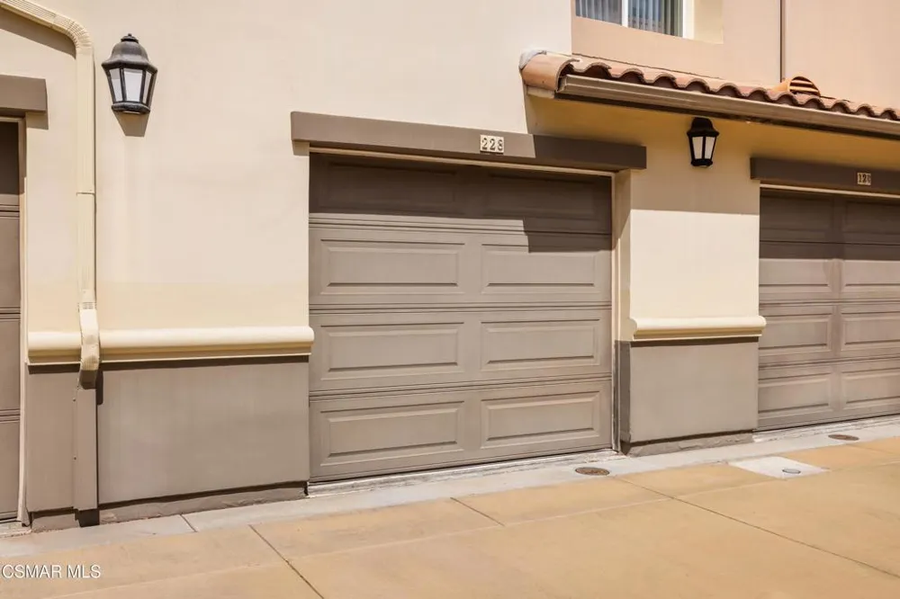 493 Country Club Drive #228 Simi Valley, CA 93065