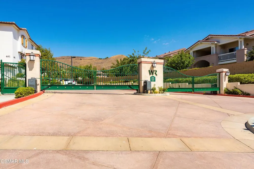 493 Country Club Drive #228 Simi Valley, CA 93065