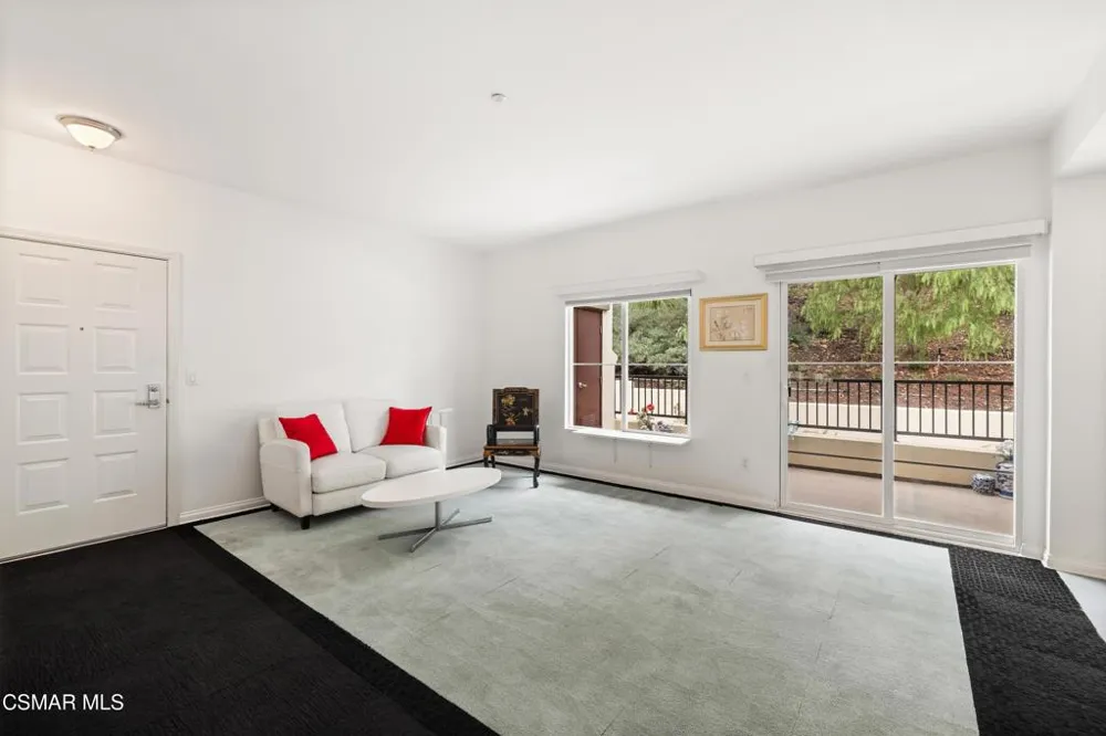 493 Country Club Drive #228 Simi Valley, CA 93065