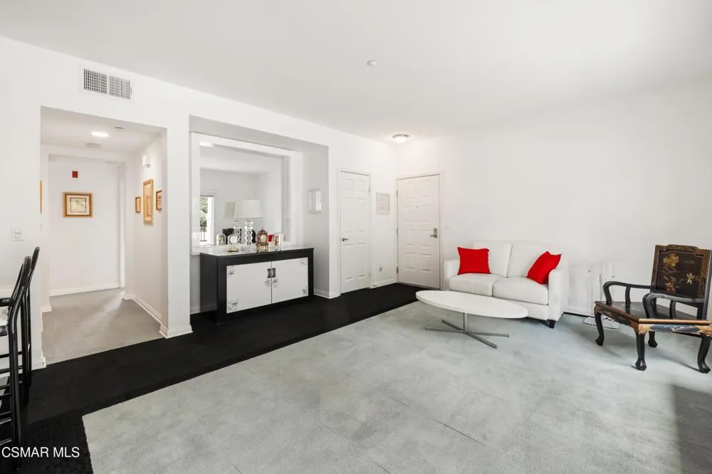493 Country Club Drive #228 Simi Valley, CA 93065
