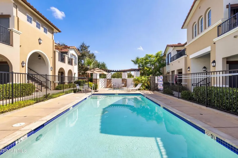 493 Country Club Drive #228 Simi Valley, CA 93065