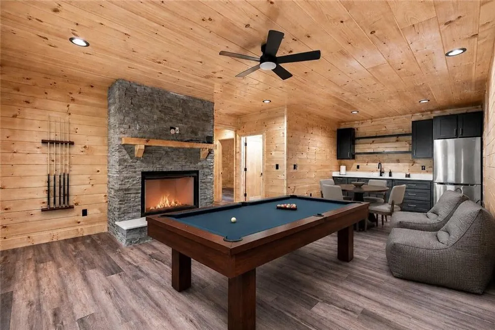 970 Mountain Oak Road Ellijay, GA 30536