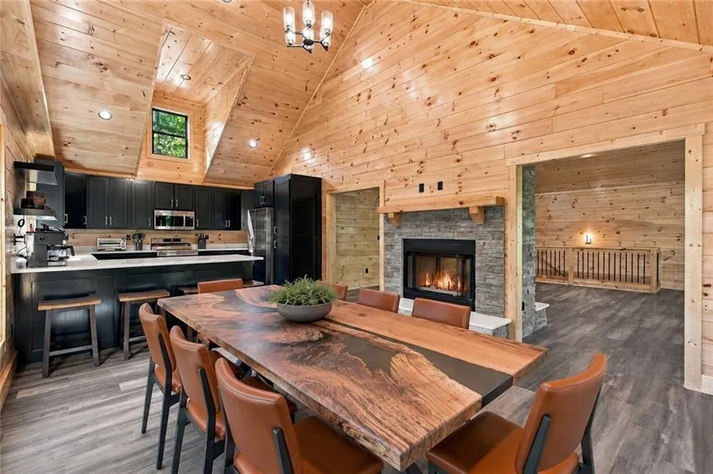 970 Mountain Oak Road Ellijay, GA 30536