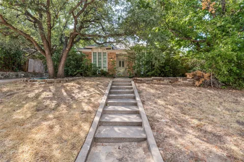 1901 Wedgewood Drive