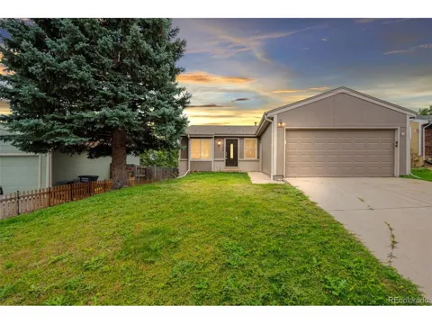 5796 W 74th Place