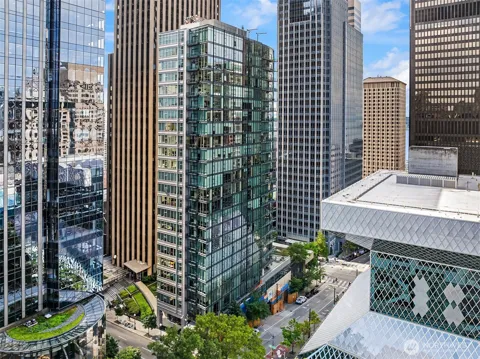 909 5th Avenue #502