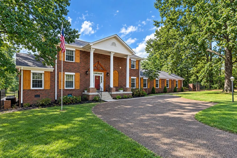 103 Forrest Hills Cir Dickson, TN 37055