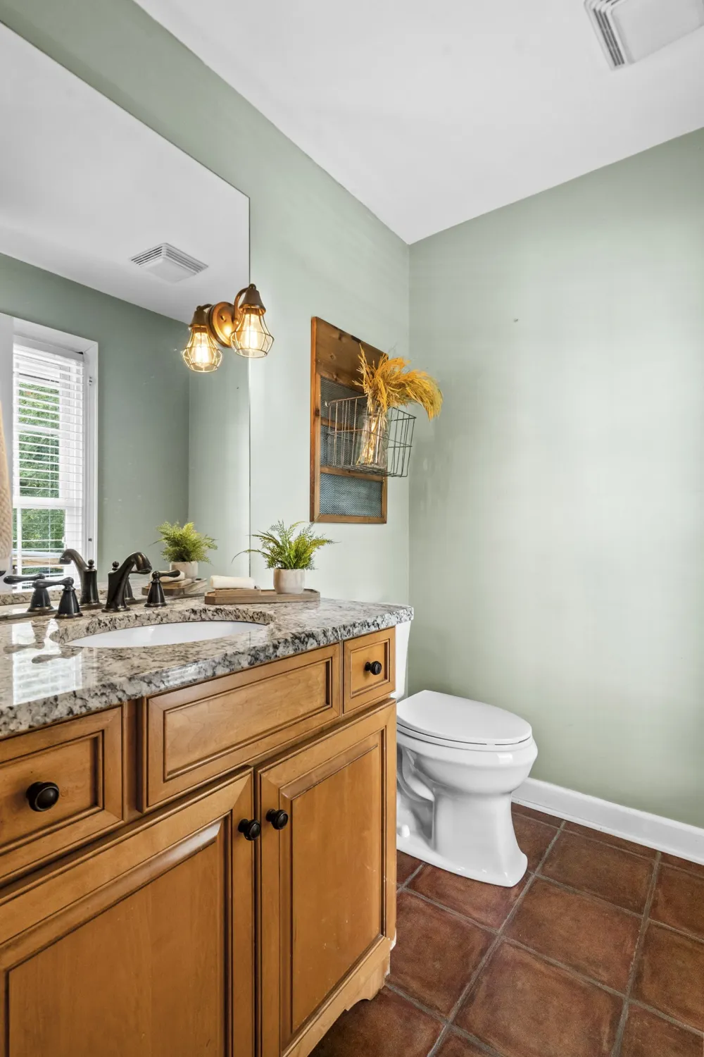 103 Forrest Hills Cir Dickson, TN 37055