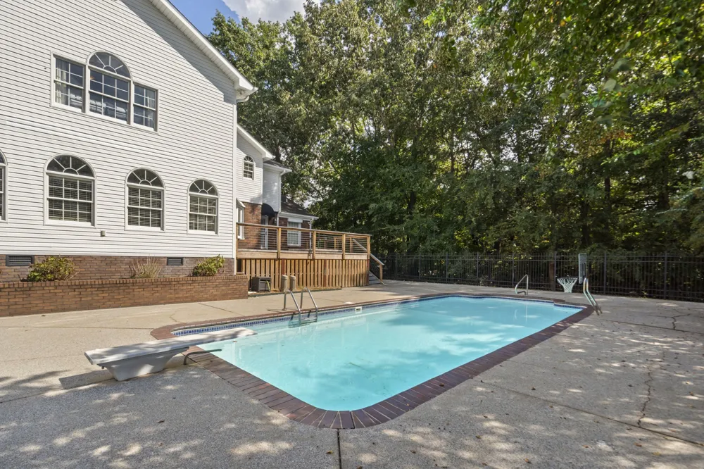 103 Forrest Hills Cir Dickson, TN 37055
