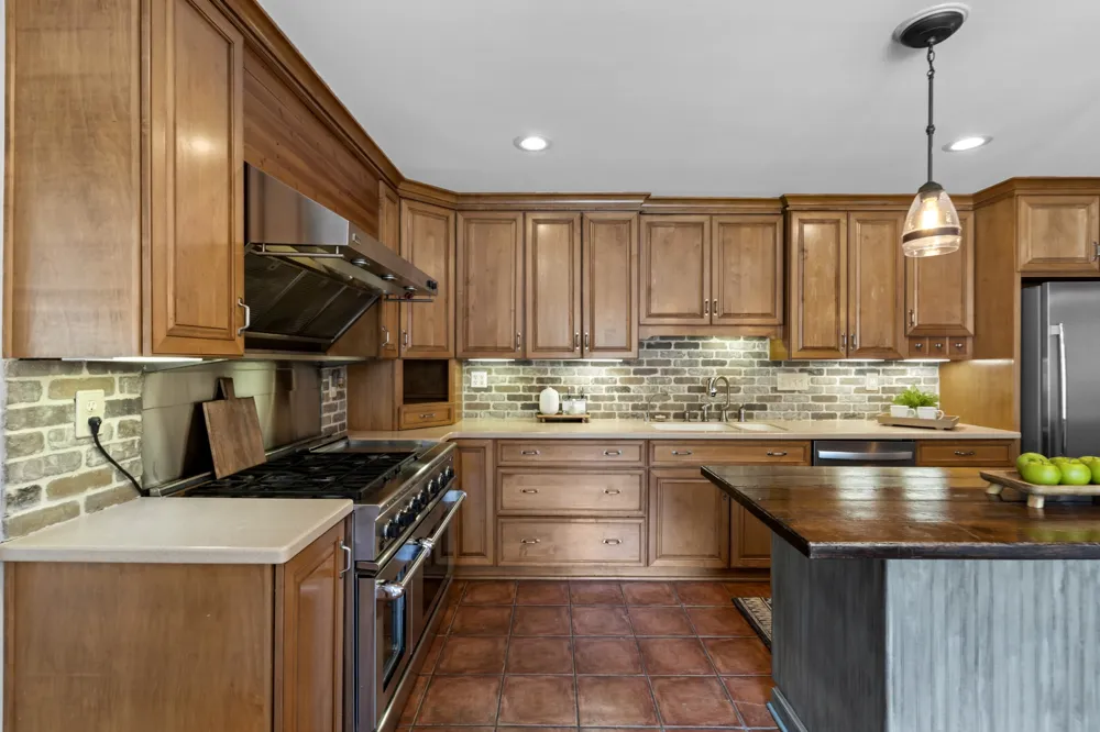 103 Forrest Hills Cir Dickson, TN 37055