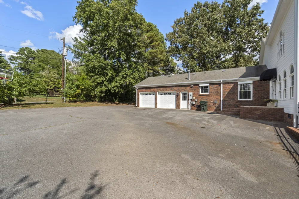 103 Forrest Hills Cir Dickson, TN 37055