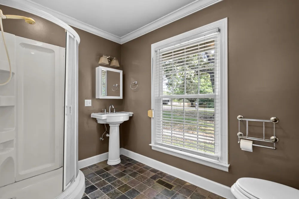 103 Forrest Hills Cir Dickson, TN 37055