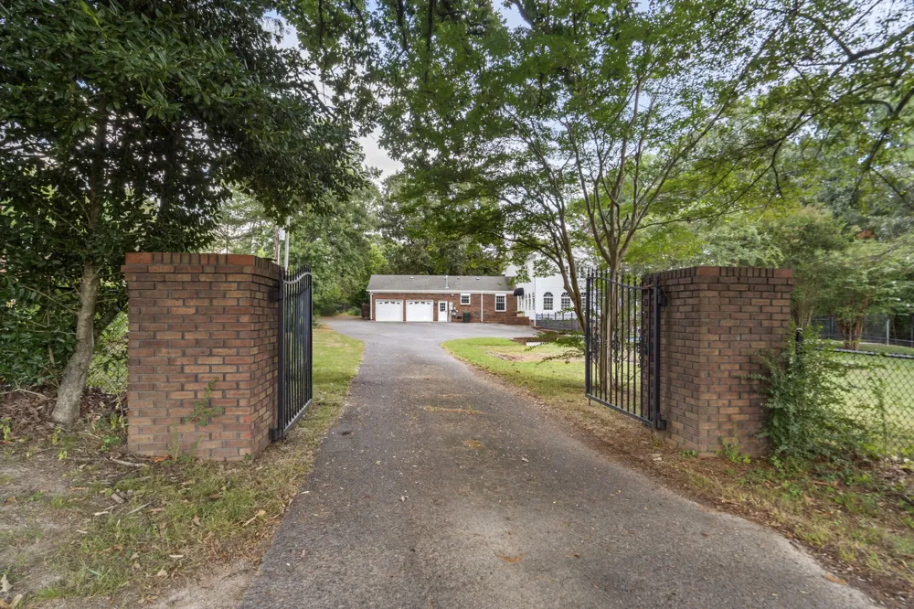 103 Forrest Hills Cir Dickson, TN 37055