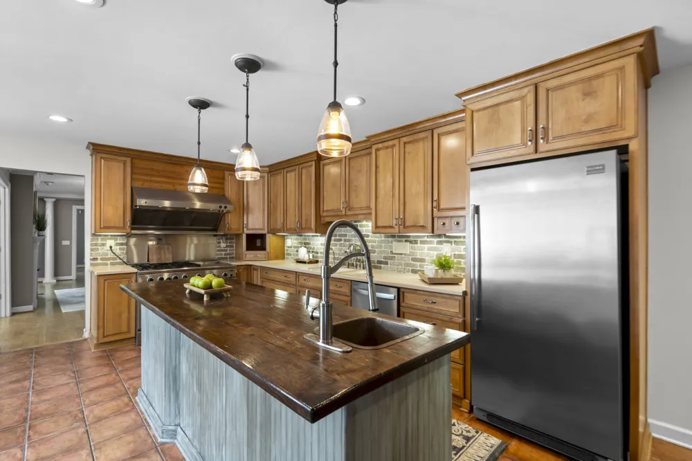 103 Forrest Hills Cir Dickson, TN 37055
