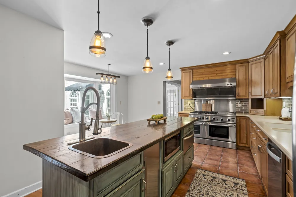103 Forrest Hills Cir Dickson, TN 37055