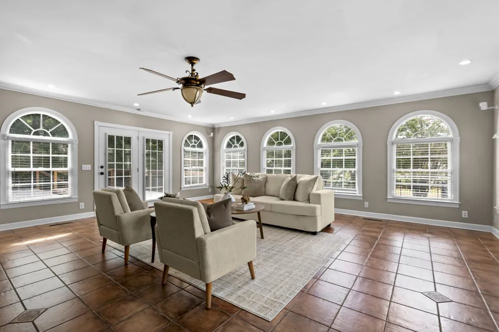 103 Forrest Hills Cir Dickson, TN 37055