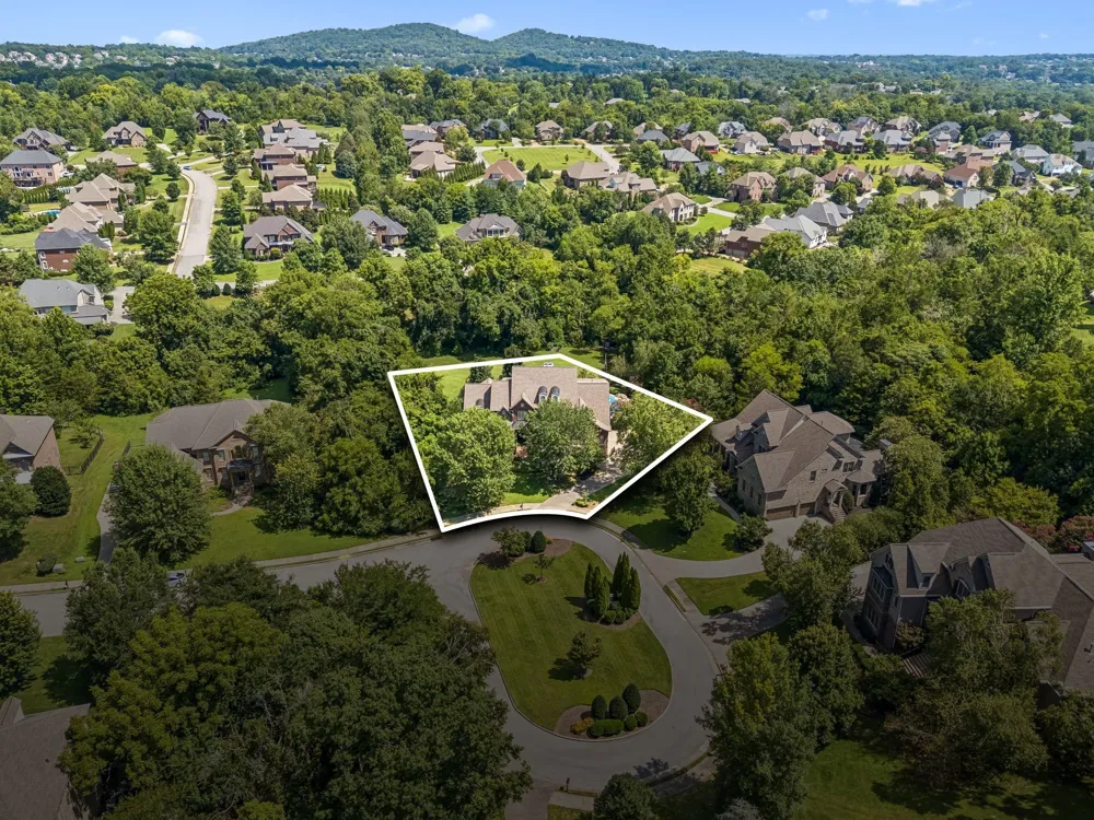 9510 Eldwick Dr Brentwood, TN 37027