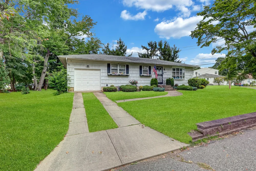 13 Haight Street Deer Park, NY 11729