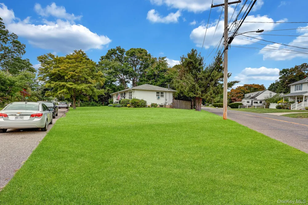 13 Haight Street Deer Park, NY 11729