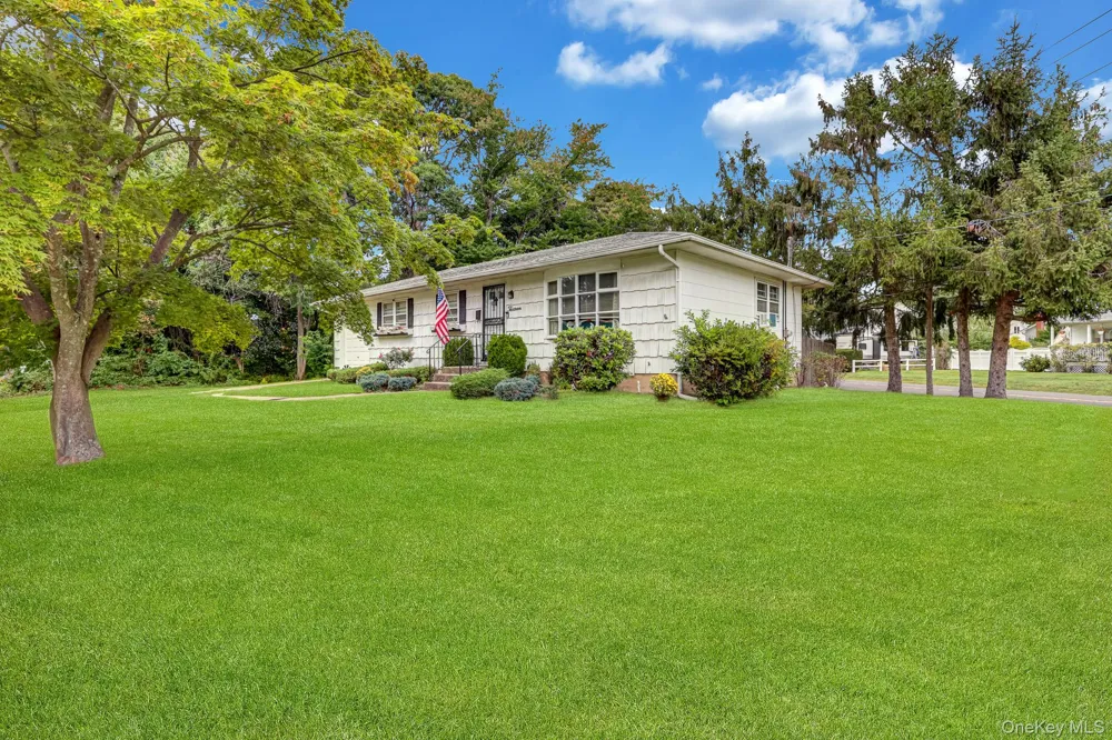13 Haight Street Deer Park, NY 11729