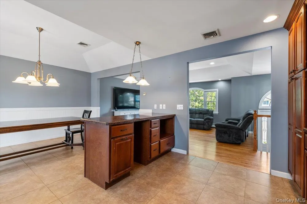 16 Taft Avenue Bethpage, NY 11714