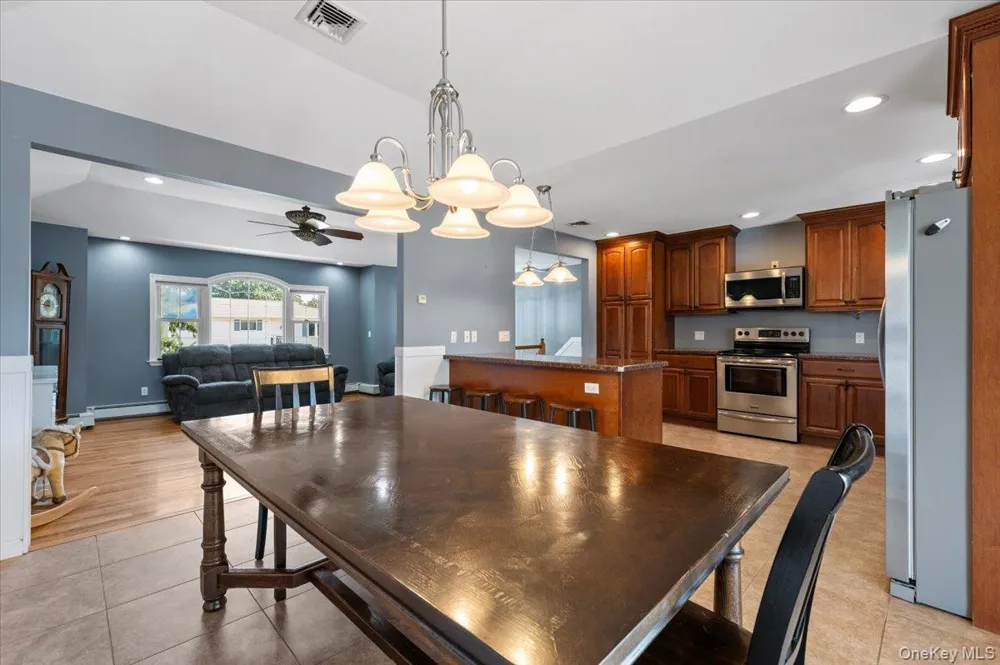16 Taft Avenue Bethpage, NY 11714