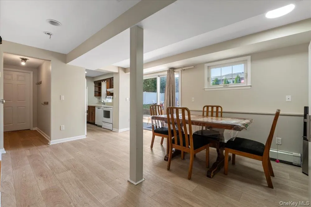 16 Taft Avenue Bethpage, NY 11714
