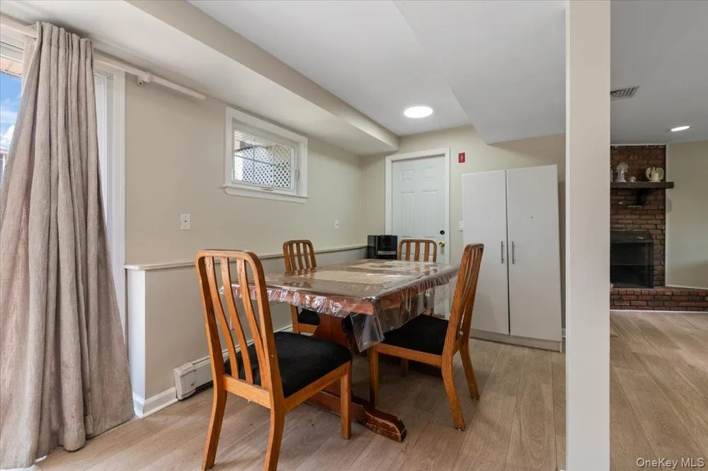16 Taft Avenue Bethpage, NY 11714