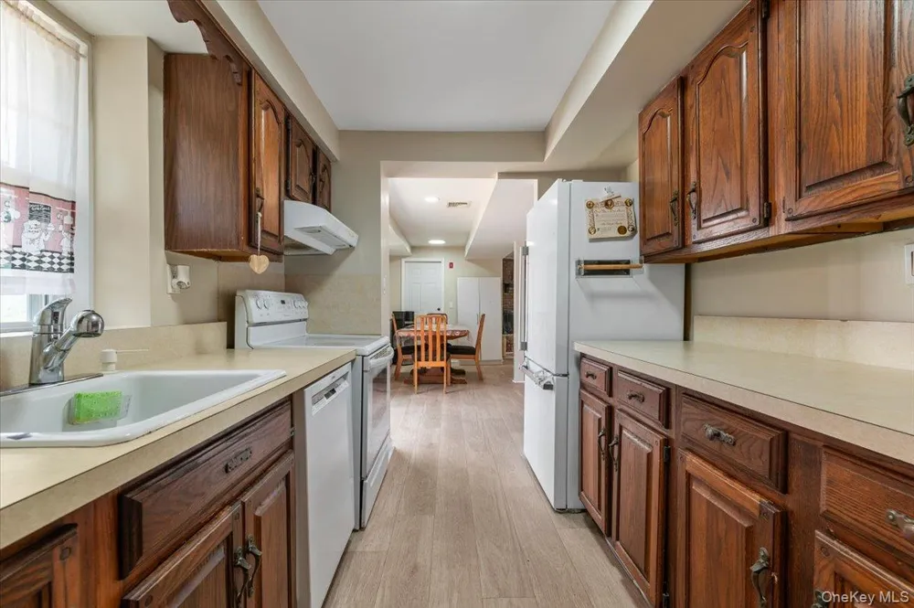 16 Taft Avenue Bethpage, NY 11714