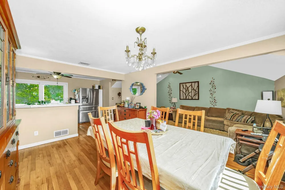 64 Frank Street Lindenhurst, NY 11757