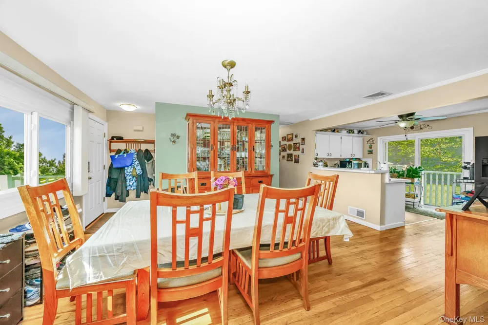 64 Frank Street Lindenhurst, NY 11757