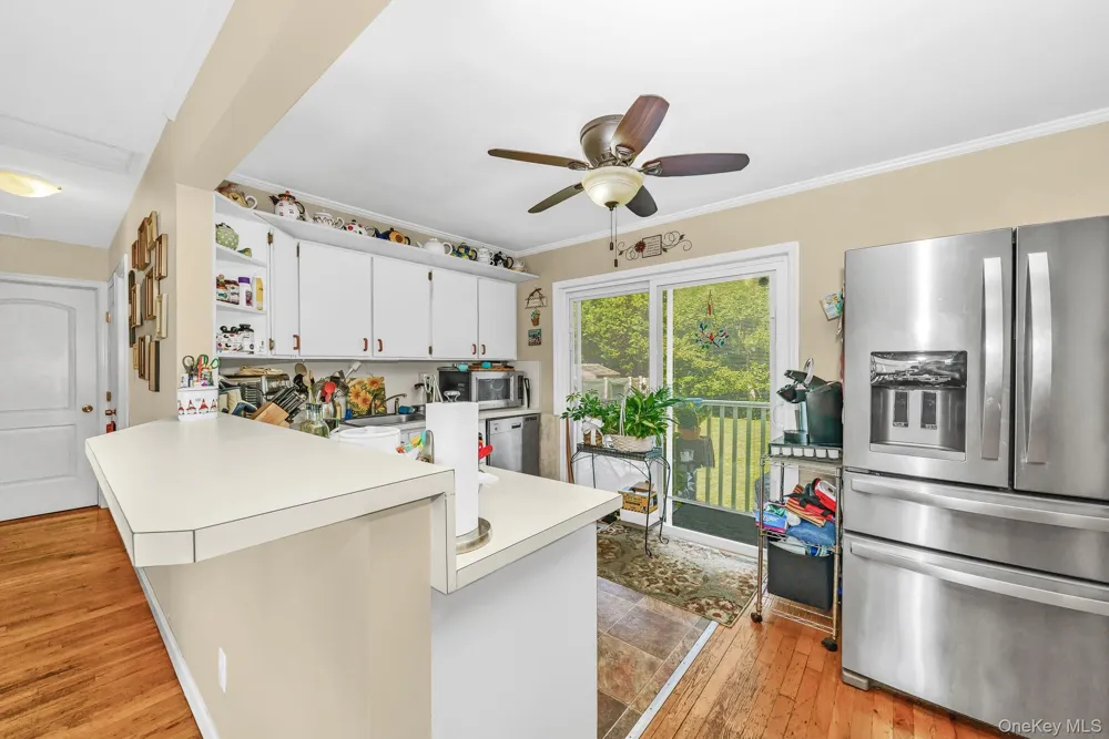 64 Frank Street Lindenhurst, NY 11757