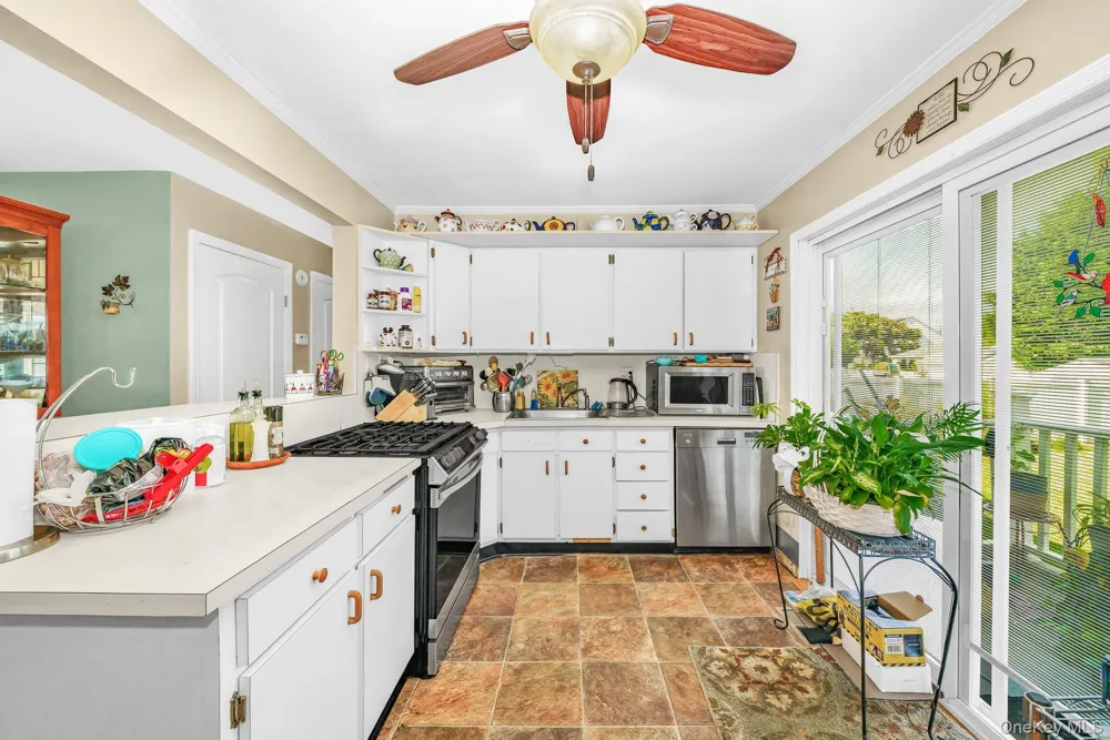 64 Frank Street Lindenhurst, NY 11757