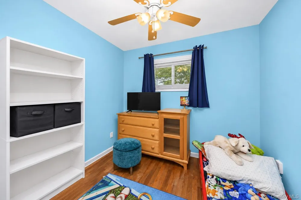 64 Frank Street Lindenhurst, NY 11757