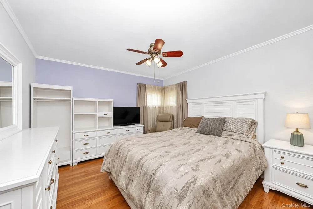 64 Frank Street Lindenhurst, NY 11757