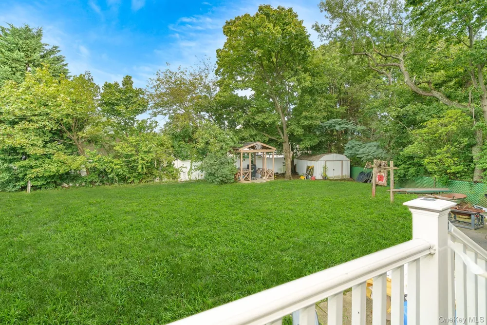 64 Frank Street Lindenhurst, NY 11757