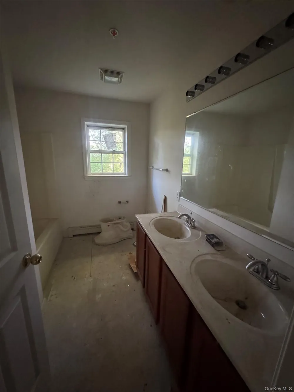 33 Wayne Way White Plains, NY 10607