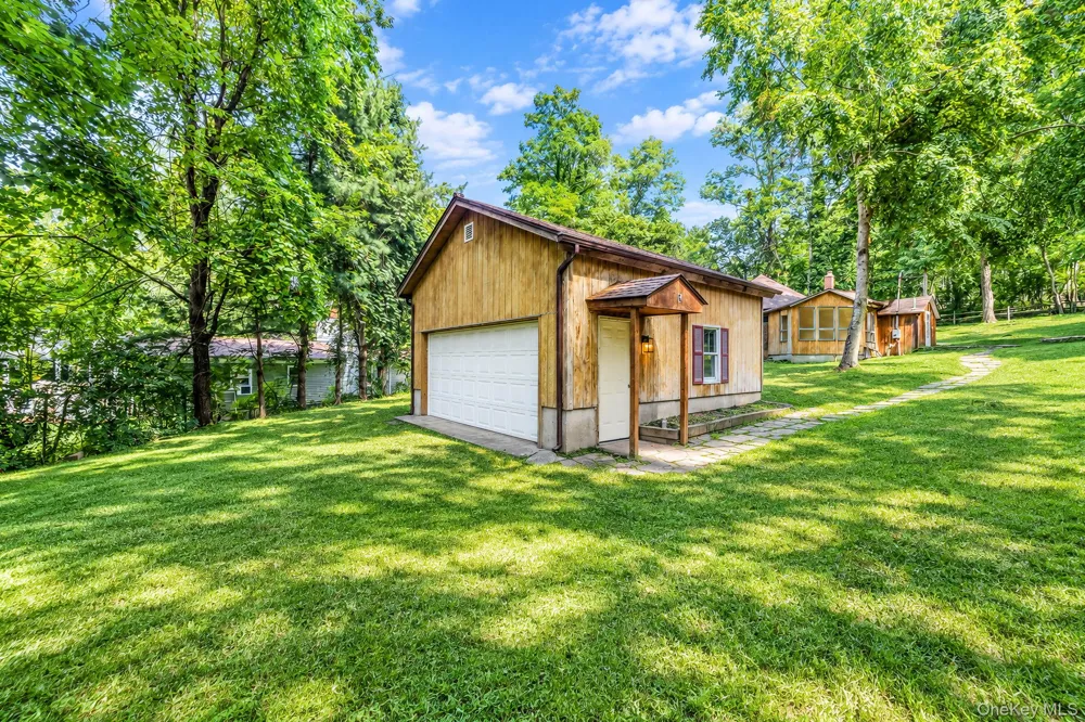 5 Jacobs Lane Wading River, NY 11792