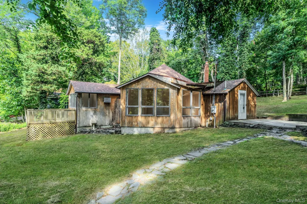 5 Jacobs Lane Wading River, NY 11792