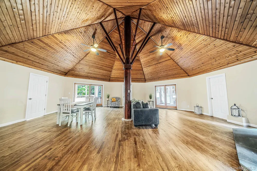 5 Jacobs Lane Wading River, NY 11792