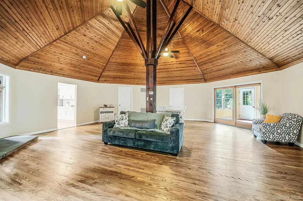 5 Jacobs Lane Wading River, NY 11792