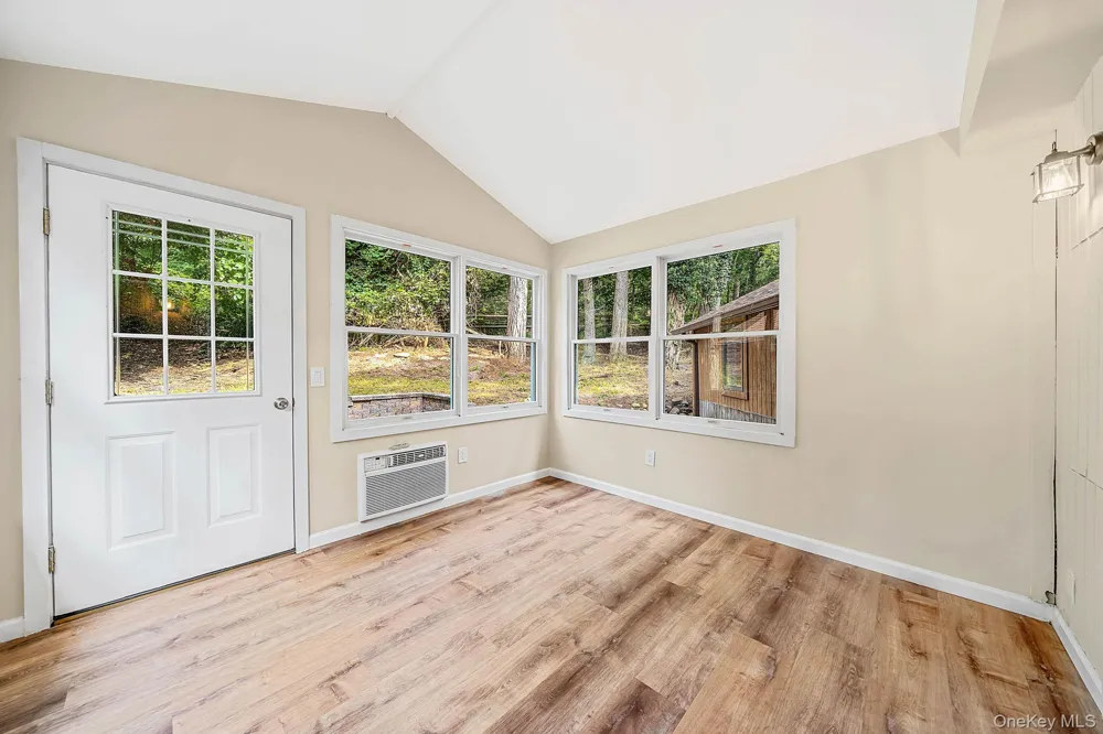 5 Jacobs Lane Wading River, NY 11792