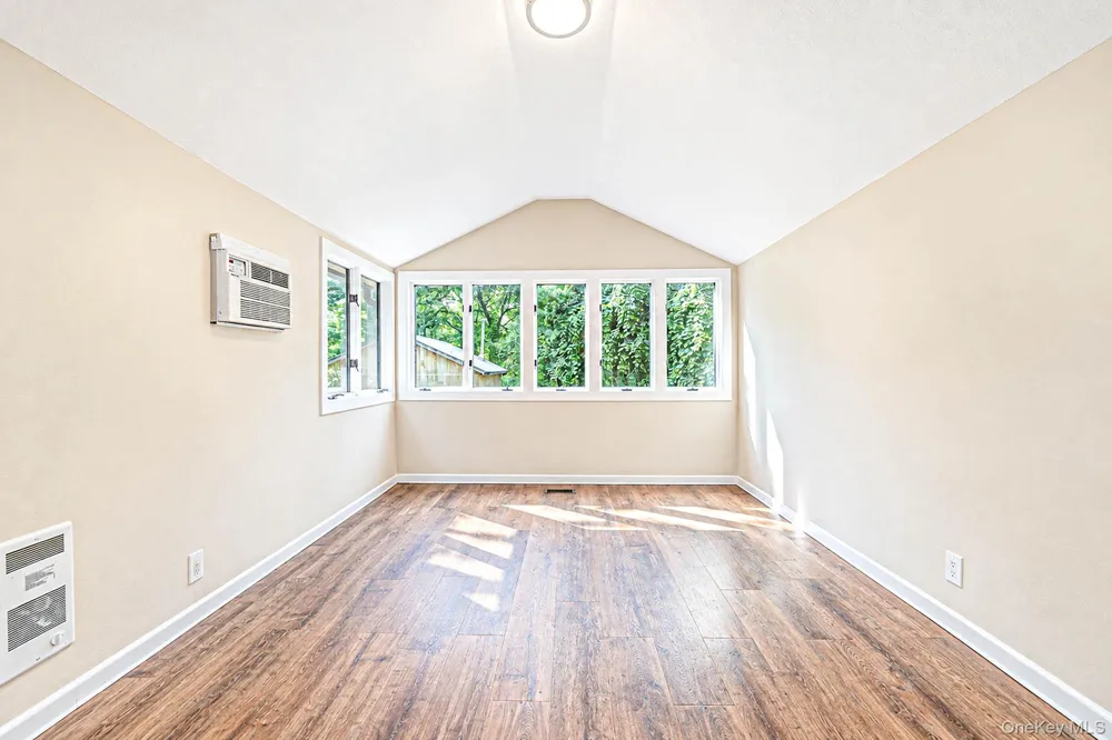 5 Jacobs Lane Wading River, NY 11792