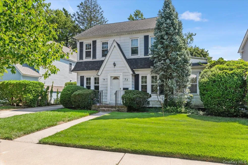 33 Lawrence Avenue Malverne, NY 11565