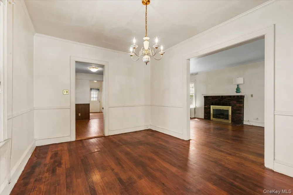 33 Lawrence Avenue Malverne, NY 11565
