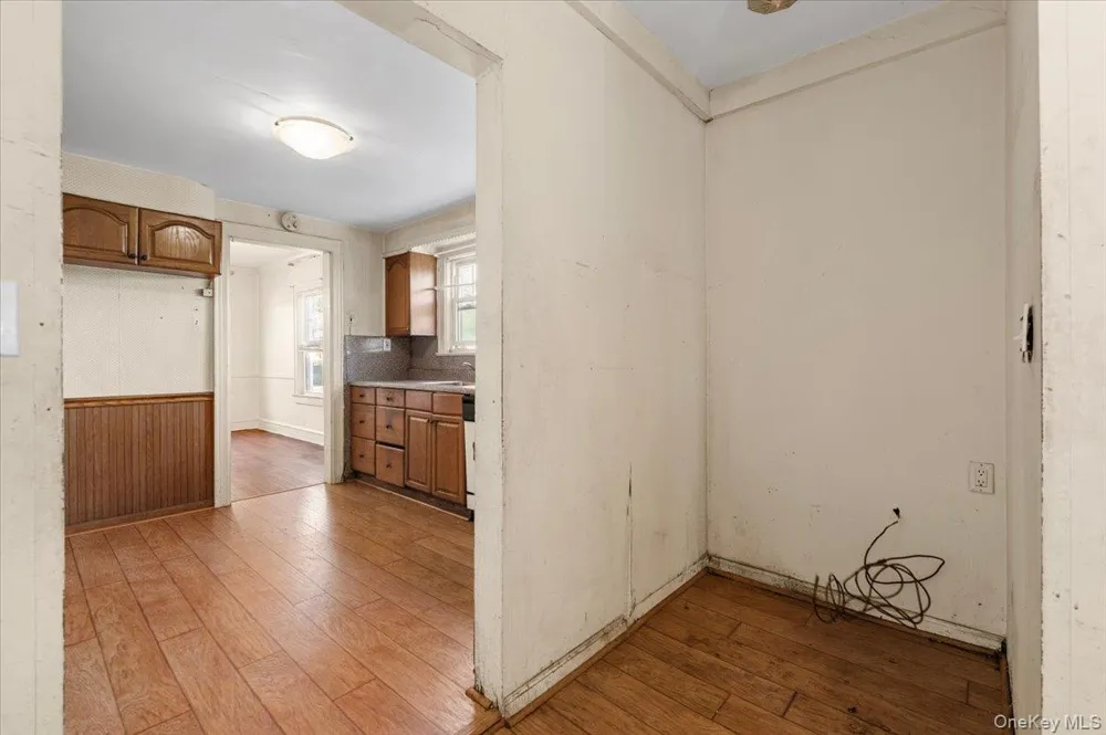 33 Lawrence Avenue Malverne, NY 11565